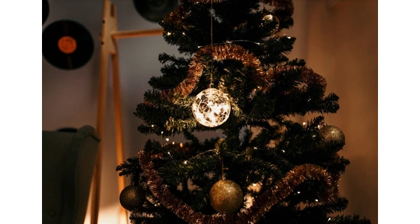 Crystal závesná guľa s hviezdami 10 LED