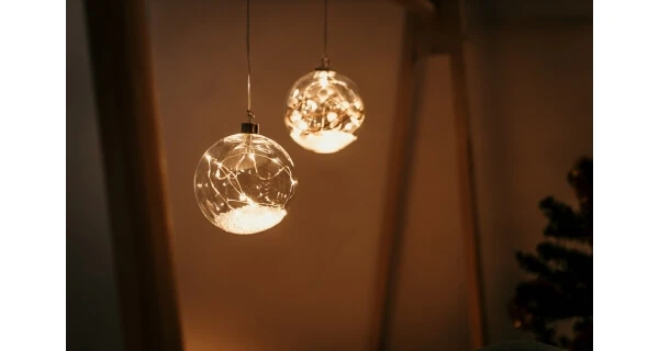 Crystal závesná guľa s vetvičkou 12 LED