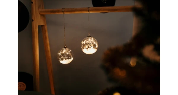 Crystal závesná guľa s vetvičkou 12 LED