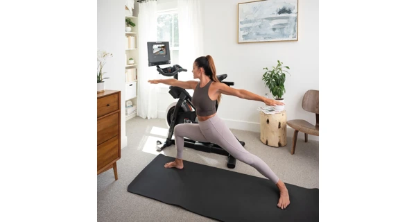 Cyklotrenažér NordicTrack Studio 10"