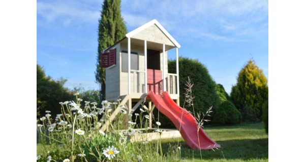 Detský drevený domček Marimex Veranda so šmykľavkou