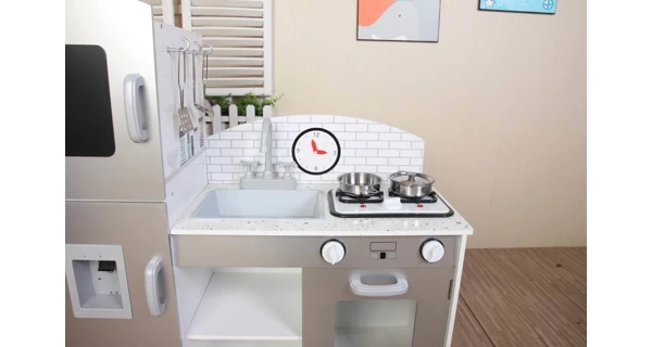 Drevená kuchynka na hranie
