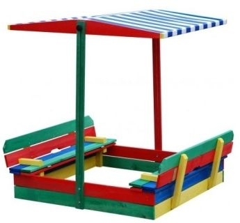 Drevené farebné pieskovisko so strieškou a lavicami