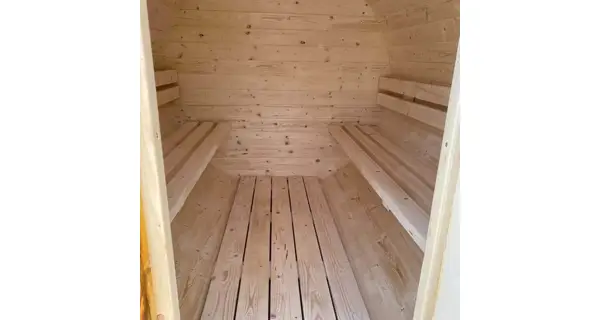 Fínska sudová sauna 2,4 m. s teráskou a pecou na drevo