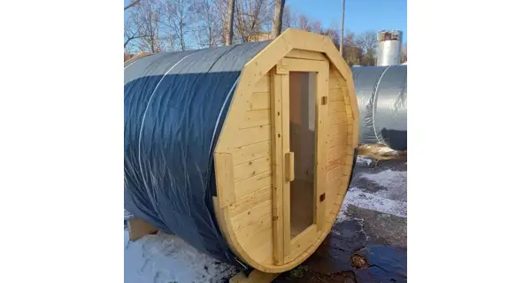 Fínska sudová sauna 2,4 m. s teráskou a pecou na drevo