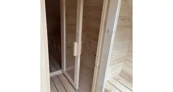 Fínska sudová sauna 3,5m s odpočivárňou, teráskou a pecou na drevo