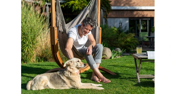 Hojdacia sedačka so stojanom La Siesta Udine Outdoor, almond