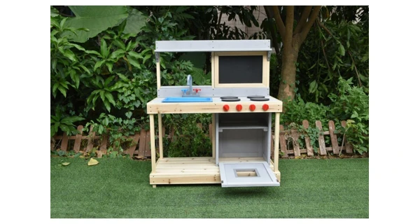 Kuchynka drevená s tabuľou