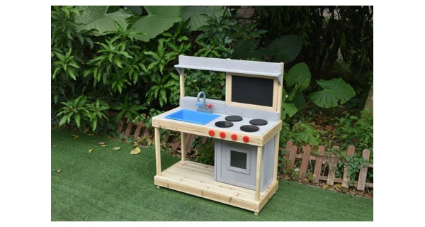 Kuchynka drevená s tabuľou