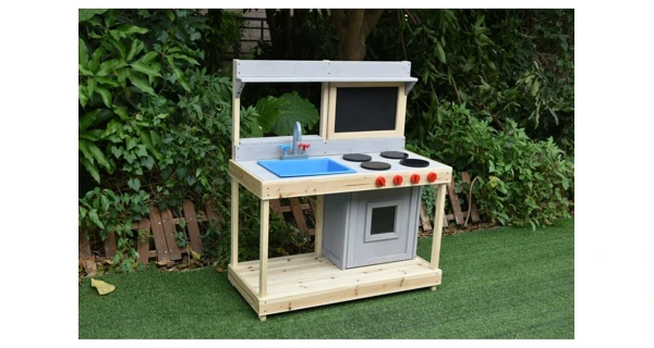 Kuchynka drevená s tabuľou