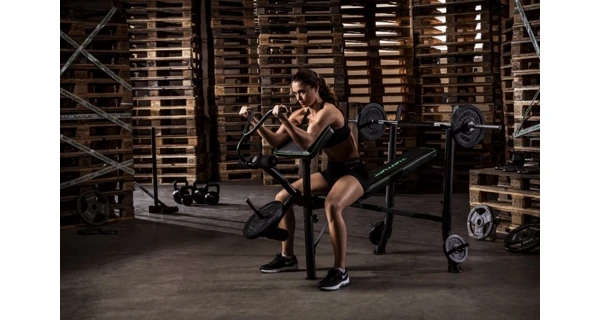 Posilňovacia lavica TUNTURI WB40 Compact Width Weight Bench