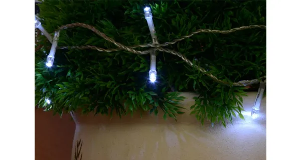 Reťaz 10 m - 100 LED - studená biela- spínač