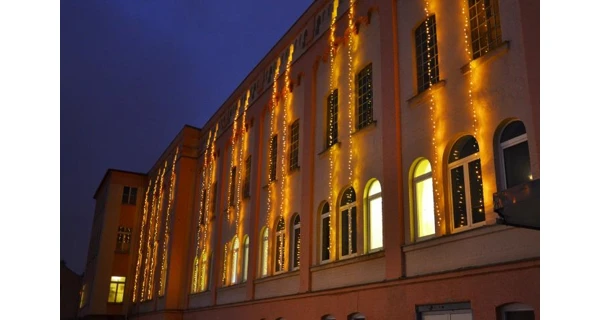 Reťaz 30 m - 300 LED - teplá biela