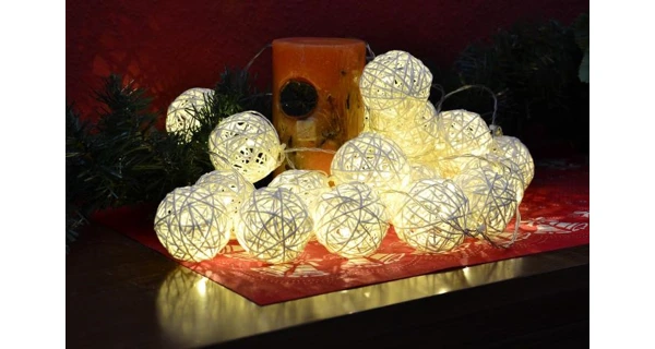 Reťaz - ratanové gule - 20 LED