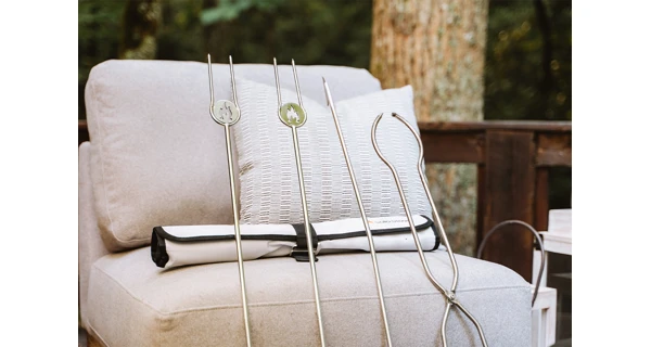 Sada nerezových nástrojov pre prenosné ohnisko