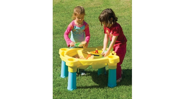 Stolček - pieskovisko a voda