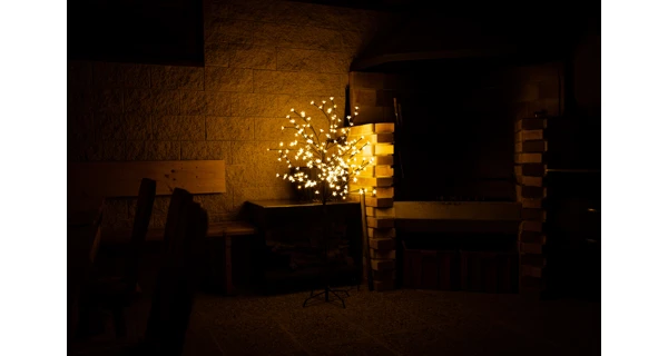 Stromček s kvetmi 200 LED - teplá biela