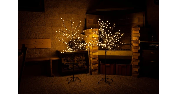 Stromček so žiarovkami 200 LED - teplá biela