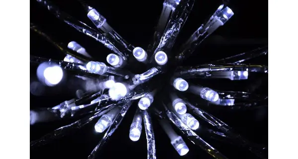 Svietiaca prskavka - 80 LED - studená biela