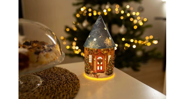 Svietiaci vianočný domček 5 LED