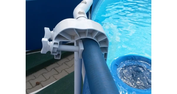 Závesný skimmer k bazénom